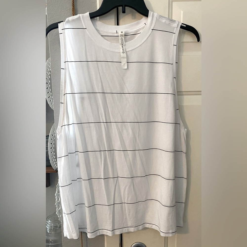 Lululemon top